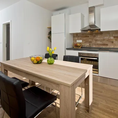 Hvar Sea View Апартаменты *